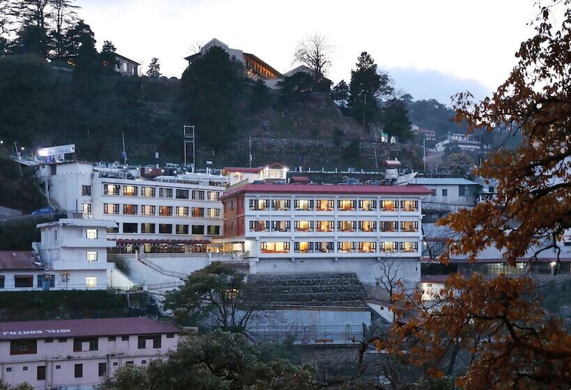 호텔 Vishnu Palace