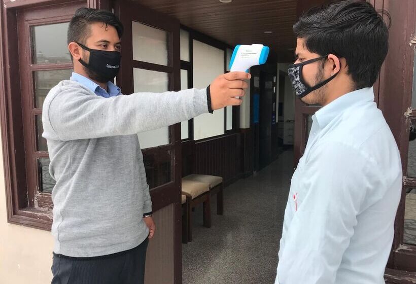 호텔 Vishnu Palace