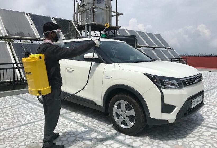 호텔 Vishnu Palace