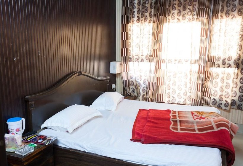 בית מלון כפרי Yatri Niwas