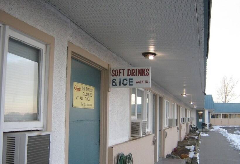 Parkway Motel & European Lodges