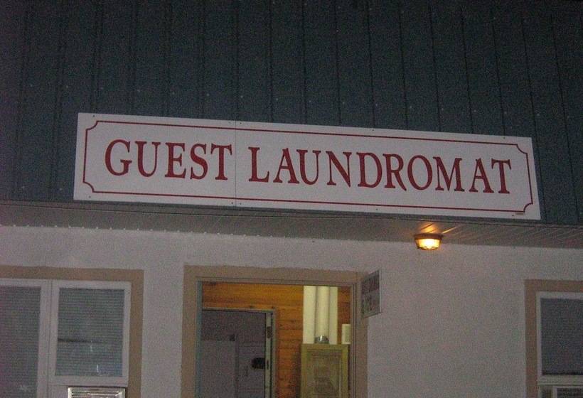 Parkway Motel & European Lodges