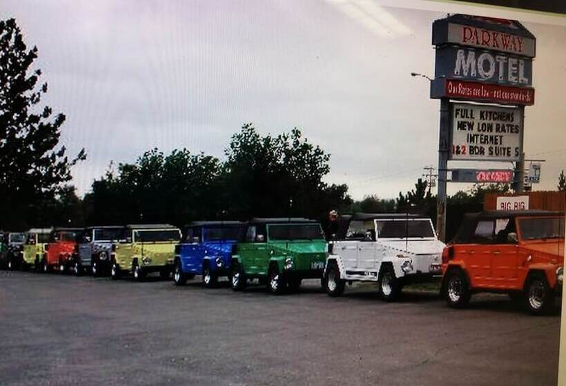 Parkway Motel & European Lodges