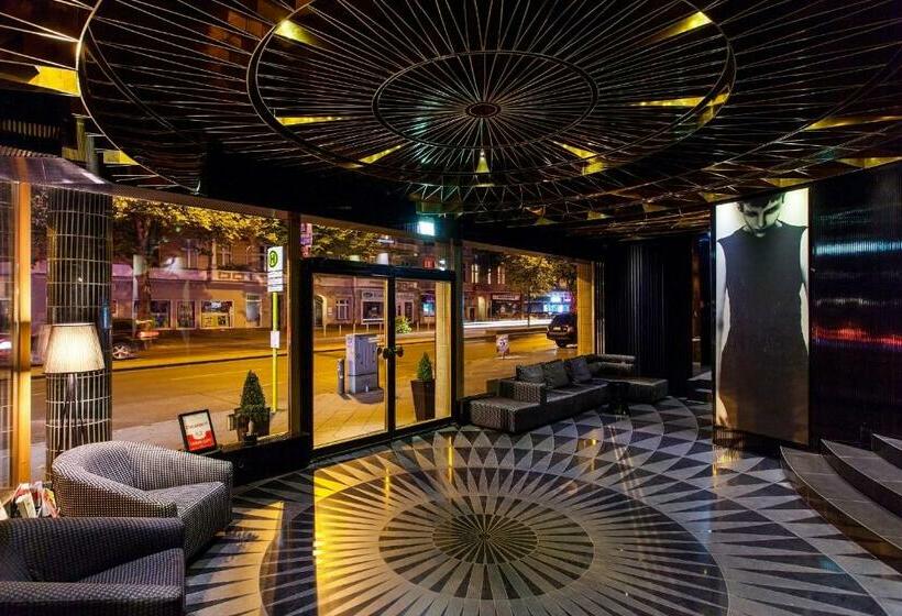 Quentin Boutique Hotel