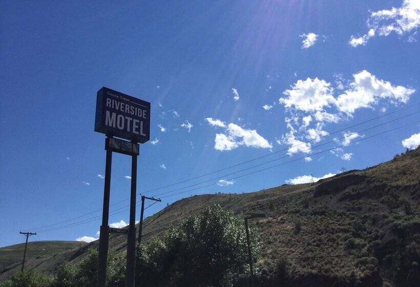Riverside Motel