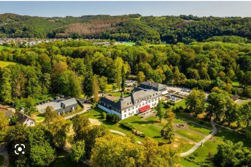 Schloss Auel Boutique Hotel & Design Golf Lodge