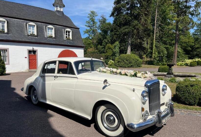 Schloss Auel Boutique Hotel & Design Golf Lodge