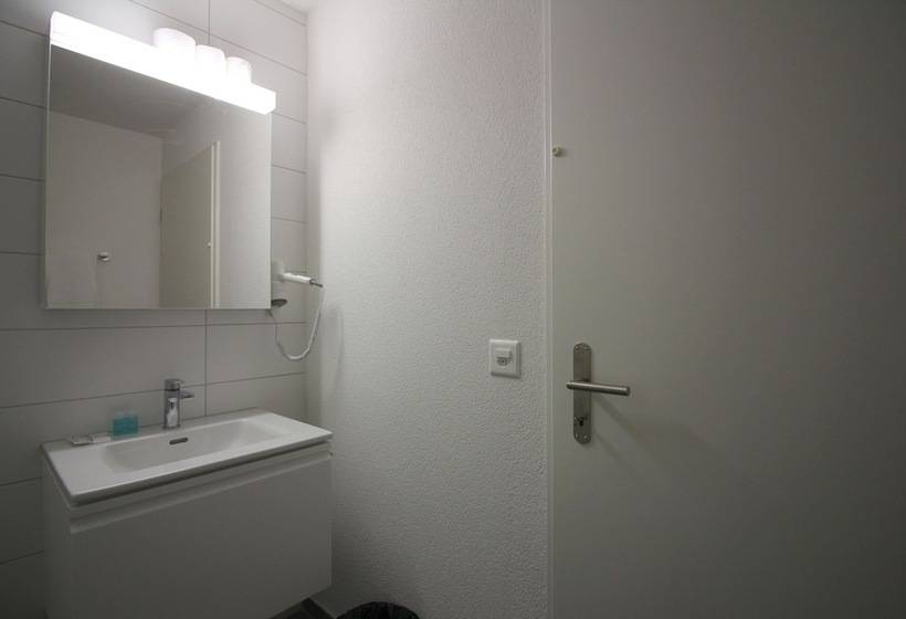 Swiss Star Zurich Airport   Self Check In