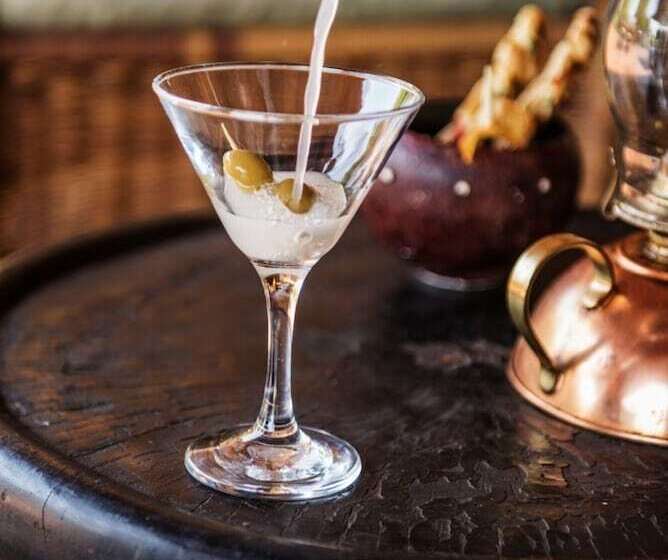 Tuningi Safari Lodge