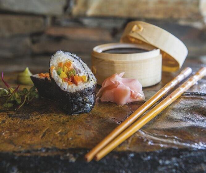 Tuningi Safari Lodge