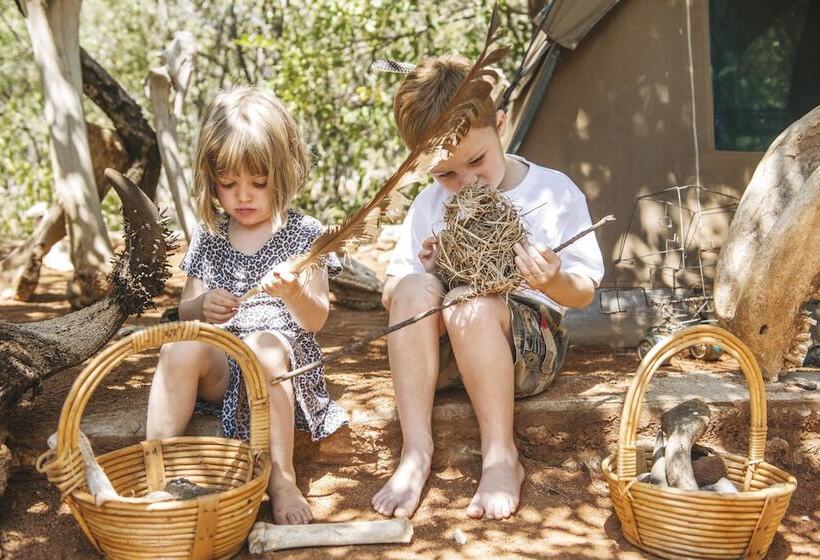 Tuningi Safari Lodge