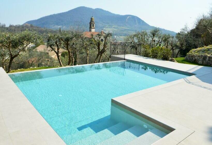 مبيت وإفطار Borgo Petrarca