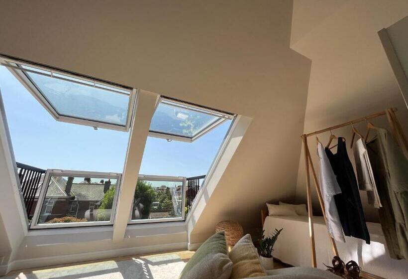 تختخواب و صبحانه Hedgebank