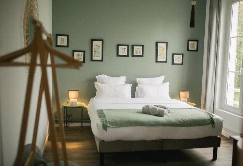 Bed and Breakfast Le Petit Château De Conteville