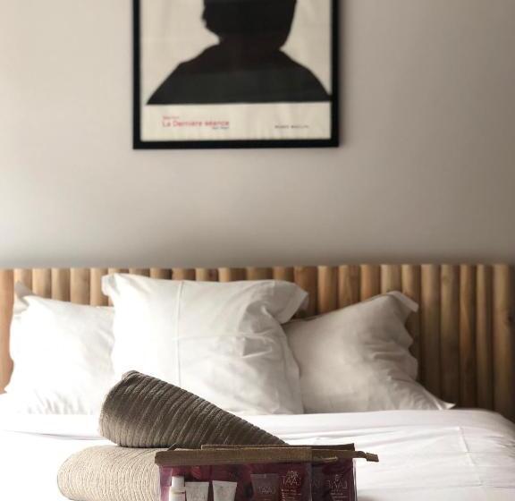 Bed and Breakfast Le Petit Château De Conteville