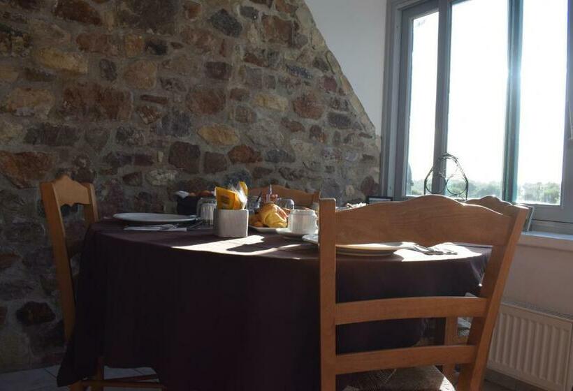 בית מלון כפרי Auberge De La Vallée De La Douve