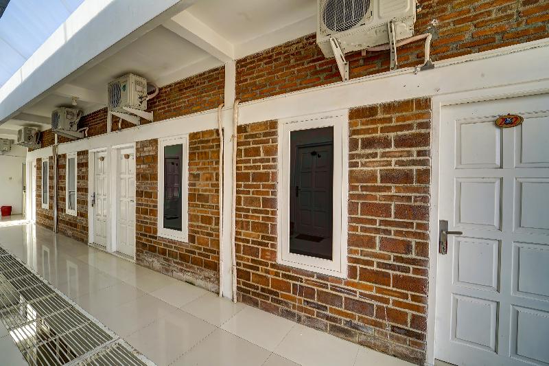 هتل Oyo 91173 Guesthouse King Puntodewo