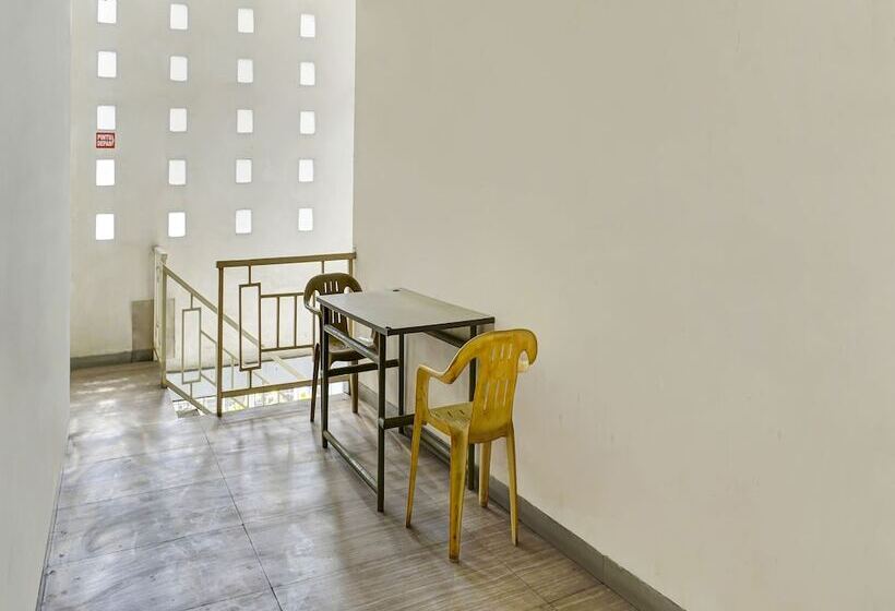 هتل Spot On 91205 Rindang Guesthouse Syariah