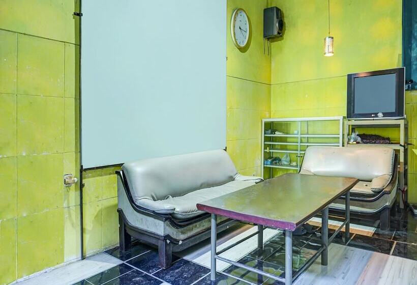 酒店 Spot On 91205 Rindang Guesthouse Syariah