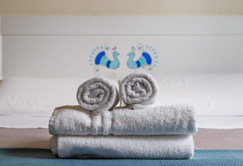 펜션 Onlyrooms Iv   Sea View & Free Parking