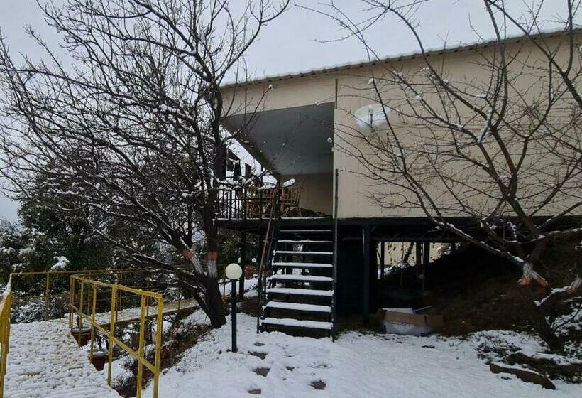 리조트 The Kanatal Arbour, Kanatal