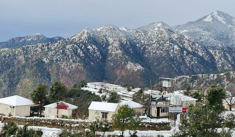 리조트 The Kanatal Arbour, Kanatal