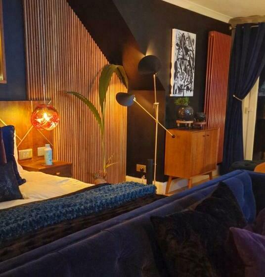 New Amazing The Black Wolf Suite The Grumpy Schnauzer B&b