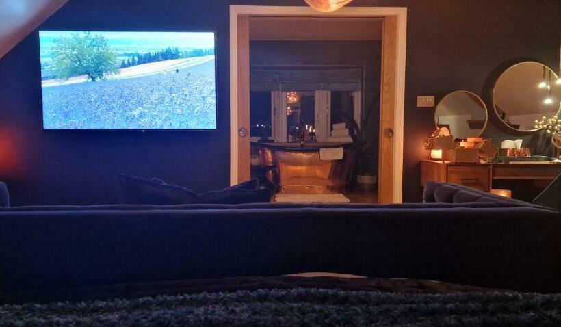 New Amazing The Black Wolf Suite The Grumpy Schnauzer B&b