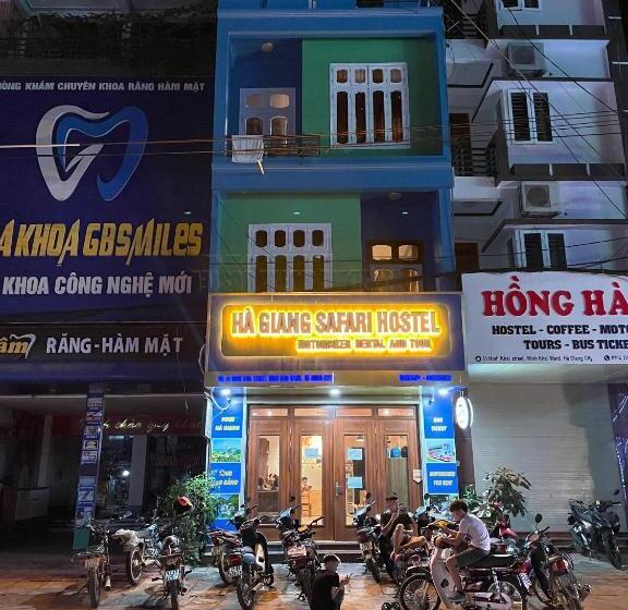 تختخواب و صبحانه Ha Giang Safari Hostel & Motorbikes