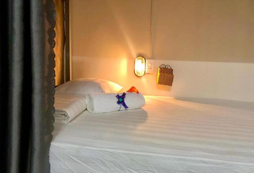 تختخواب و صبحانه Ha Giang Safari Hostel & Motorbikes