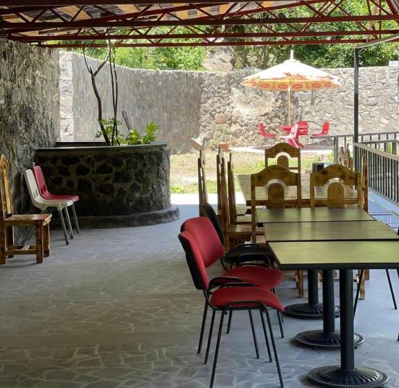 酒店 Rafting House