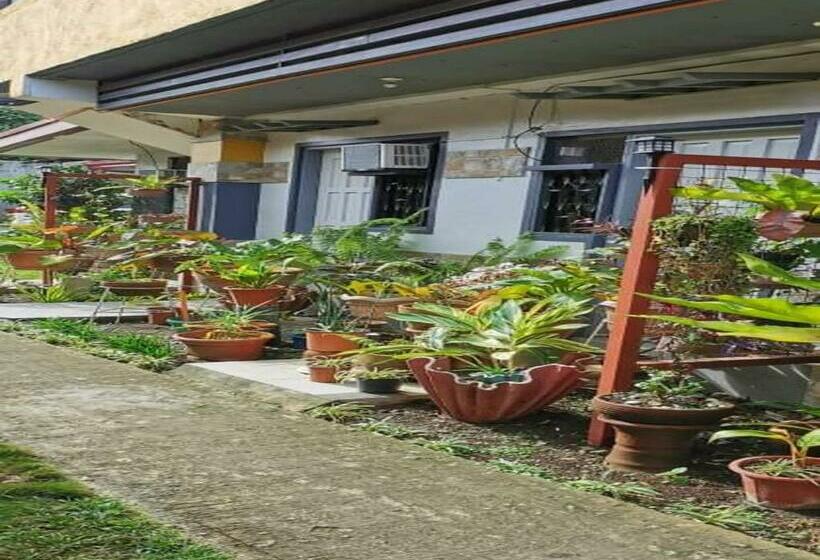 בית מלון כפרי Samm S Hometel