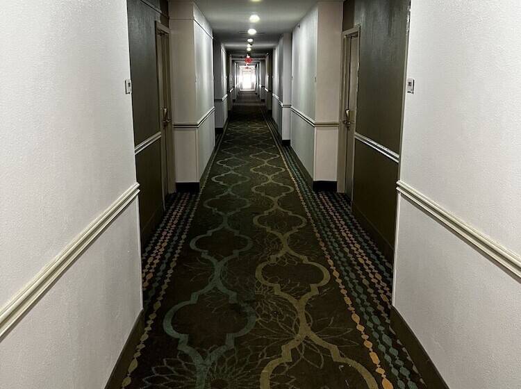 ホテル Quality Inn Fort Worth Downtown East