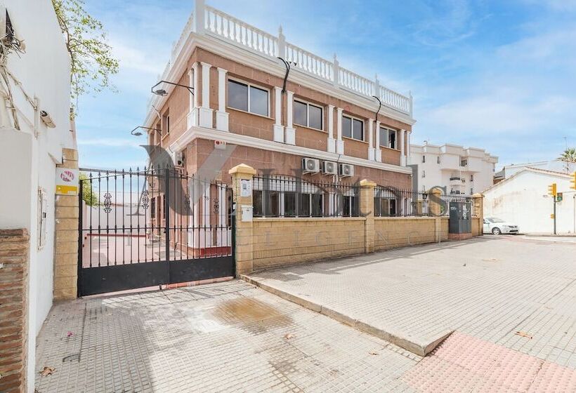 پانسیون Ayz Elcano   Auto Check In Property