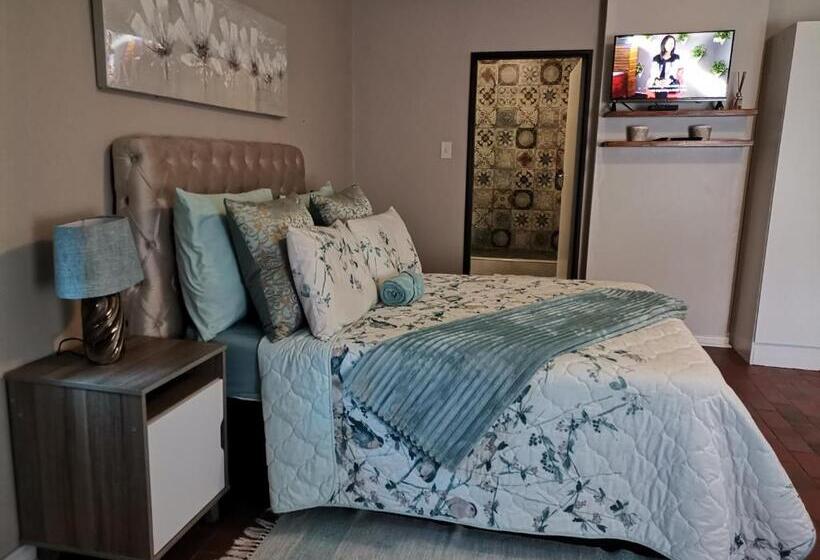 بنسيون Dr M Beauty Lounge And Guest House