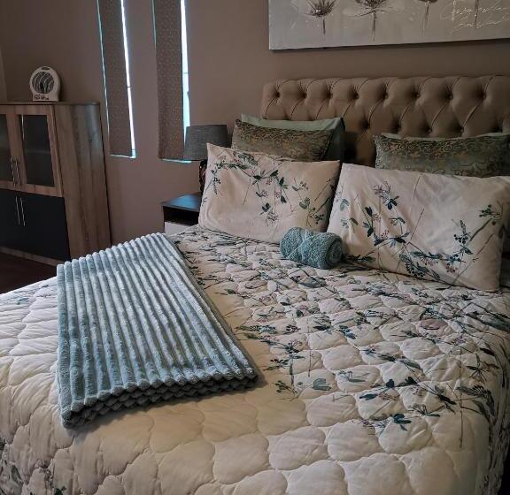 بنسيون Dr M Beauty Lounge And Guest House