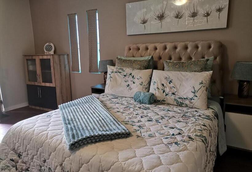 بنسيون Dr M Beauty Lounge And Guest House