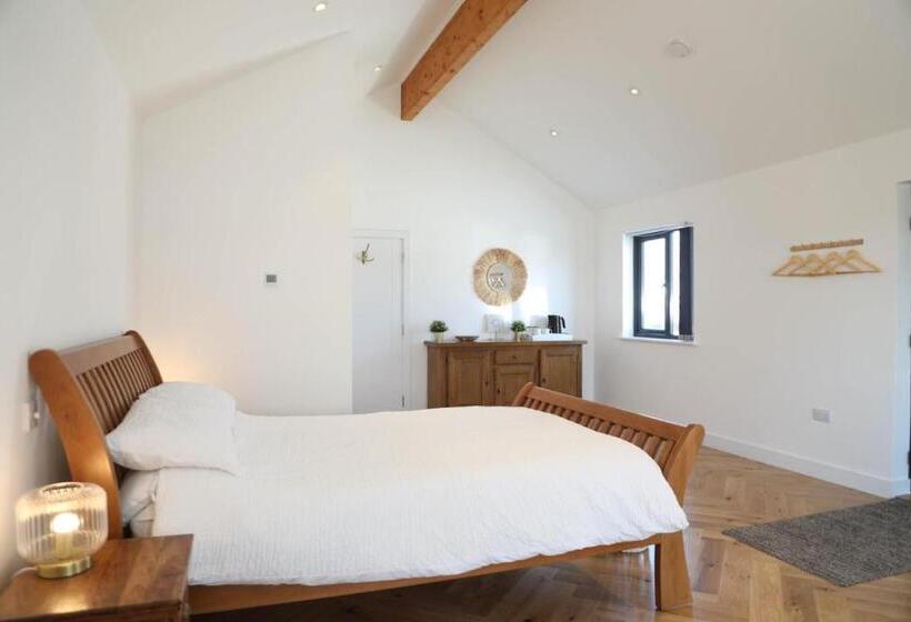 פנסיון Mortham