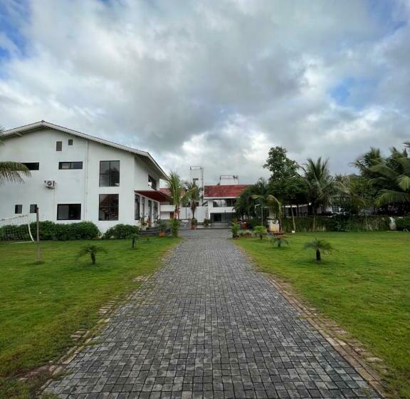 The Green Estate Resort