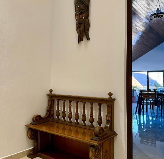 호스텔 Escape Pensiune