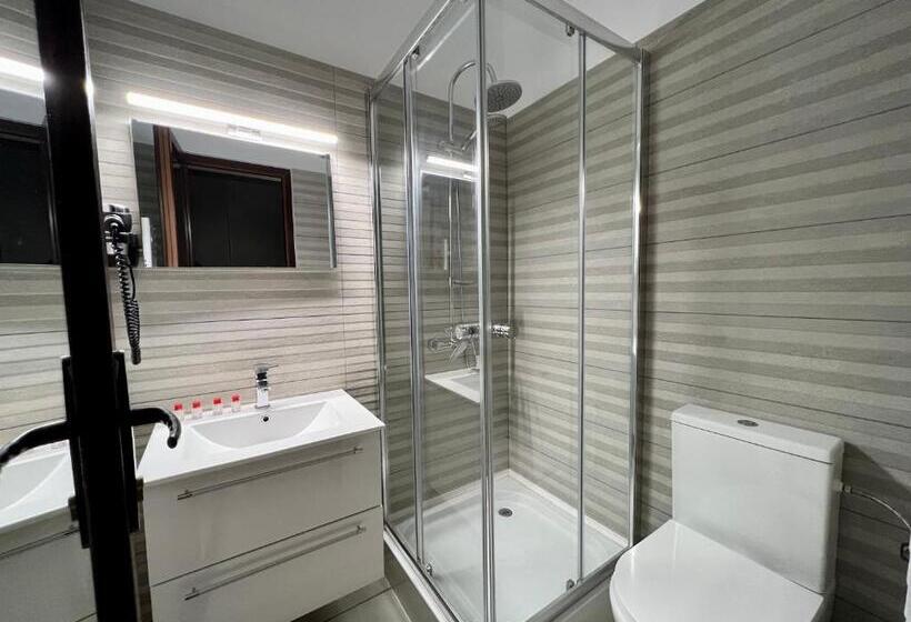 호스텔 Escape Pensiune