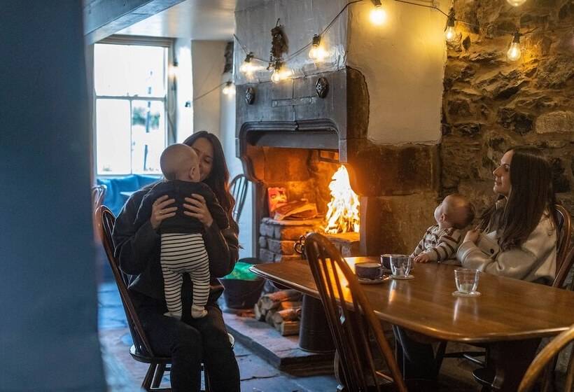 فندق صغير Royal Oak Pub