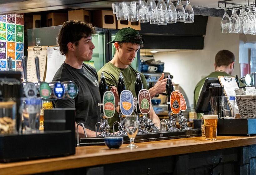 فندق صغير Royal Oak Pub