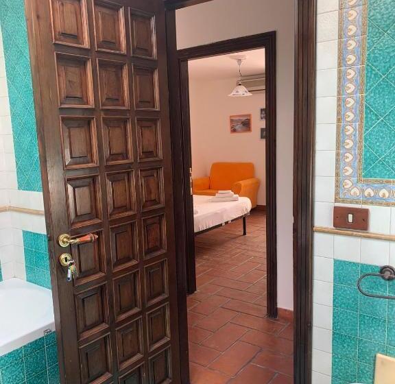 مبيت وإفطار Castellabatecoast