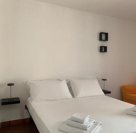 مبيت وإفطار Castellabatecoast