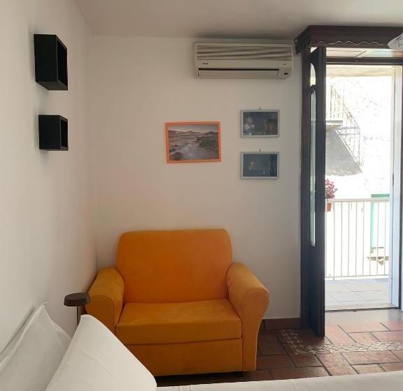 مبيت وإفطار Castellabatecoast