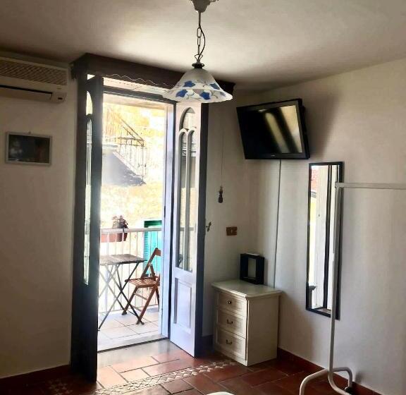 مبيت وإفطار Castellabatecoast