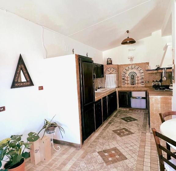 مبيت وإفطار Castellabatecoast