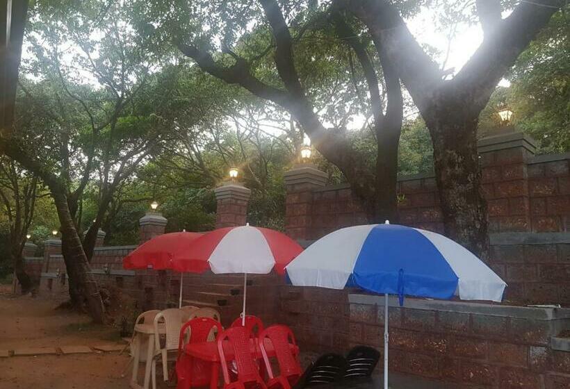 ホテル C P Cottage