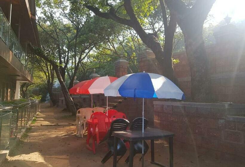 ホテル C P Cottage